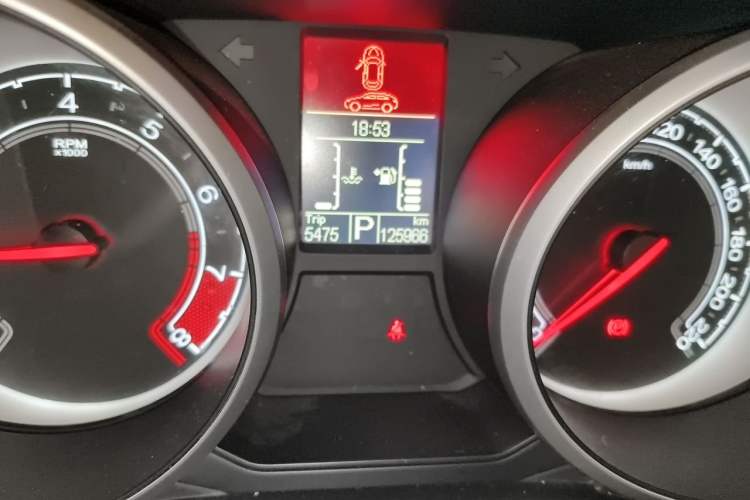 Used MG GS 2015 1.5TGI TST Elite Edition Odometer Close Up