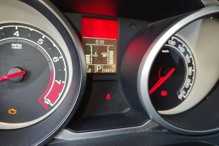 Used MG GS 2015 2.0TGI TST Luxury Edition Odometer Close Up