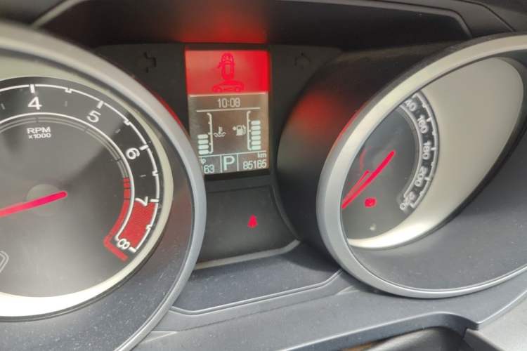 Used MG GS 2015 1.5TGI TST Elite Edition Odometer Close Up