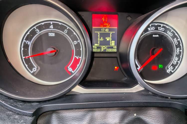Used MG GS 2015 1.5TGI TST Luxury Edition Odometer Close Up