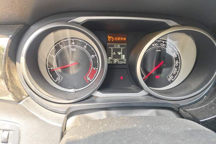 Used MG GS 2015 1.5TGI TST Luxury Edition Odometer Close Up
