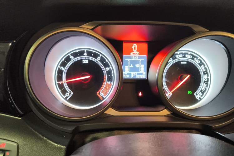 Used MG GS 2015 1.5TGI TST Luxury Edition Odometer Close Up