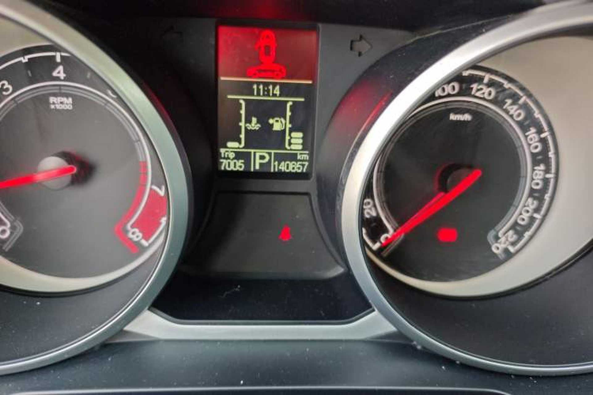 Used MG GS 2015 2.0TGI TST Four-Wheel Drive Flagship Edition Odometer Close Up
