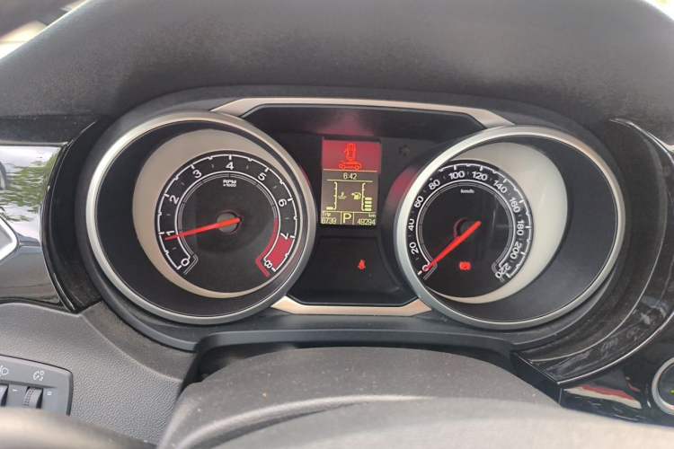 Used MG GS 2015 2.0TGI TST Luxury Edition Odometer Close Up