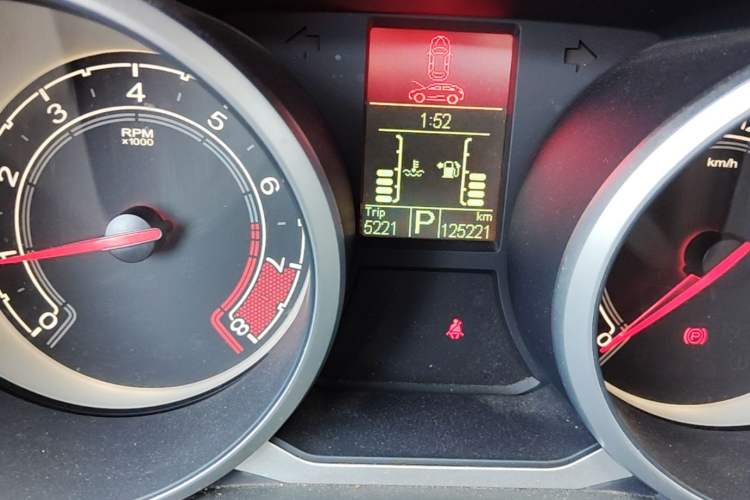 Used MG GS 2015 1.5TGI TST Luxury Edition Odometer Close Up