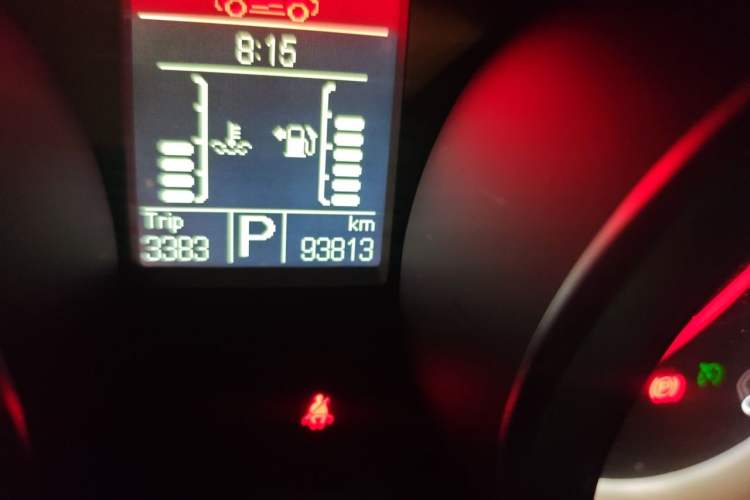 Used MG GS 2015 1.5TGI TST Luxury Edition Odometer Close Up