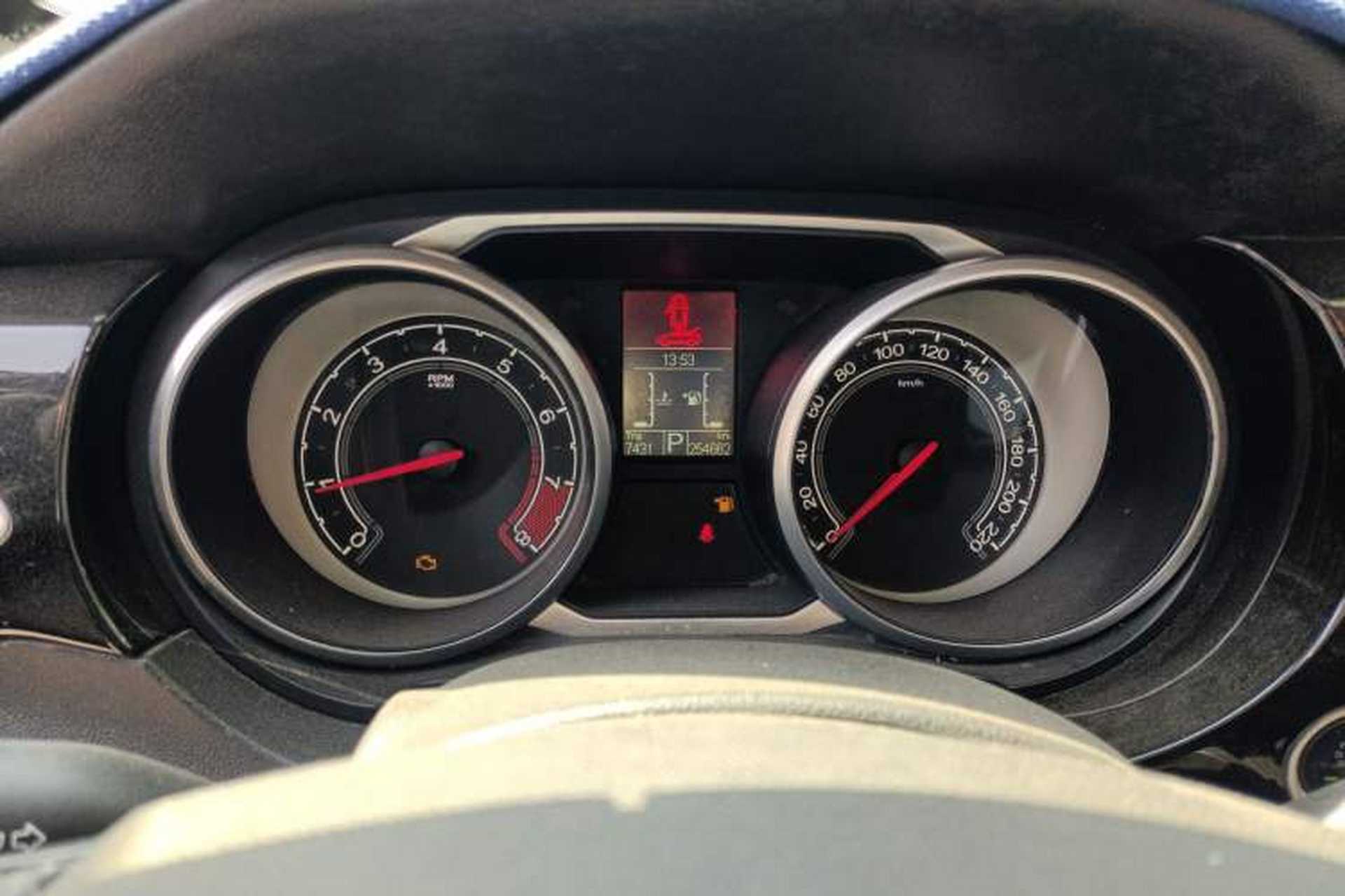 Used MG GS 2015 1.5TGI TST Luxury Edition Odometer Close Up