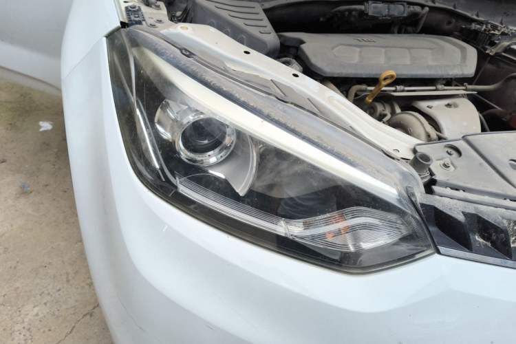 Used MG GS 2015 2.0TGI TST Luxury Edition Right Front Headlight