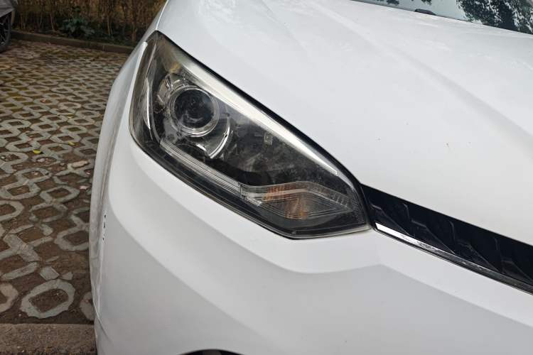 Used MG GS 2015 1.5TGI TST Elite Edition Right Front Headlight