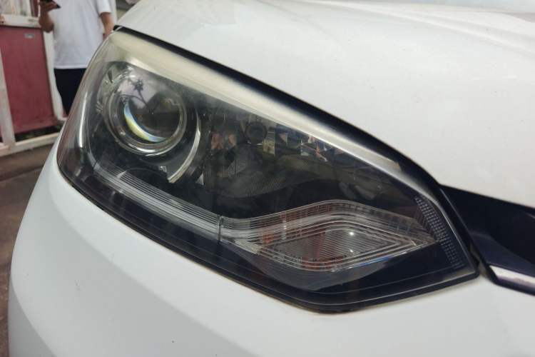Used MG GS 2015 1.5TGI Manual Elite Edition Right Front Headlight