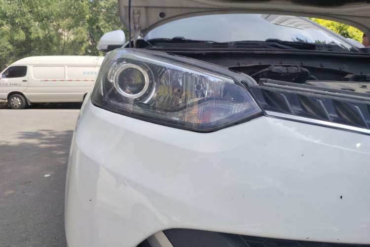 Used MG GS 2015 1.5TGI TST Luxury Edition Right Front Headlight