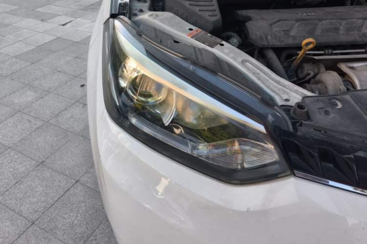 Used MG GS 2015 2.0TGI TST Luxury Edition Right Front Headlight