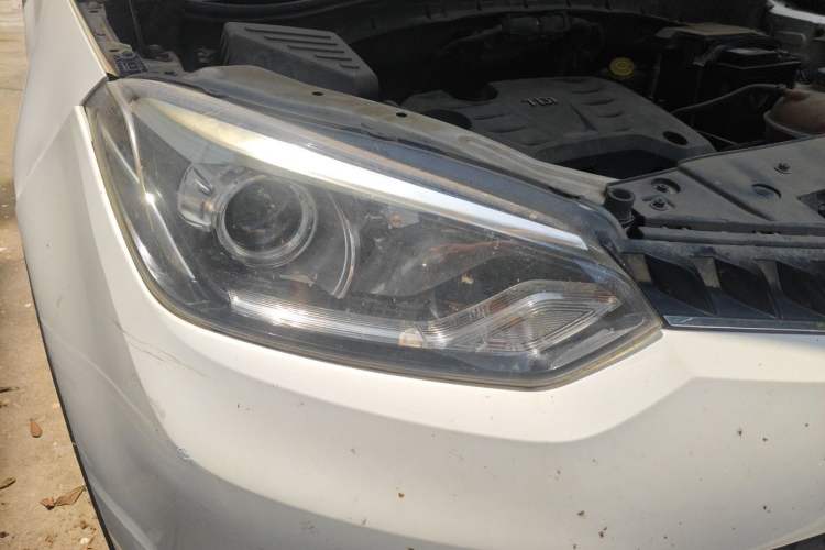 Used MG GS 2015 1.5TGI TST Luxury Edition Right Front Headlight