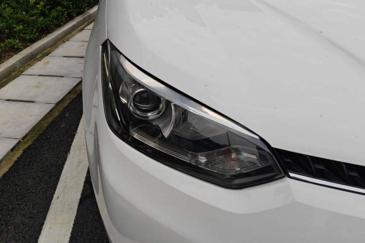 Used MG GS 2015 1.5TGI TST Luxury Edition Right Front Headlight