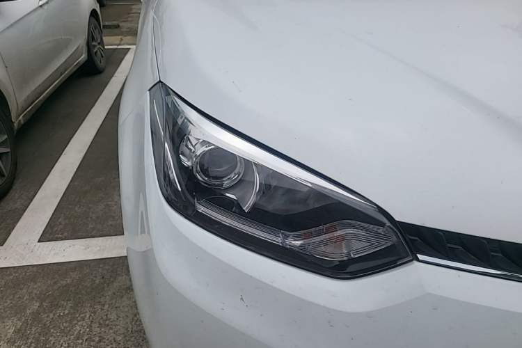 Used MG GS 2015 1.5TGI TST Luxury Edition Right Front Headlight