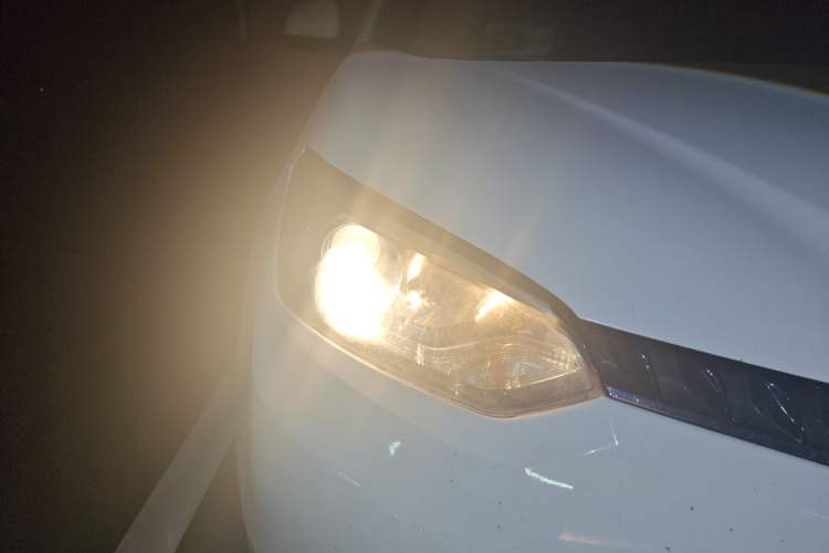 Used MG GS 2015 1.5TGI TST Luxury Edition Right Front Headlight