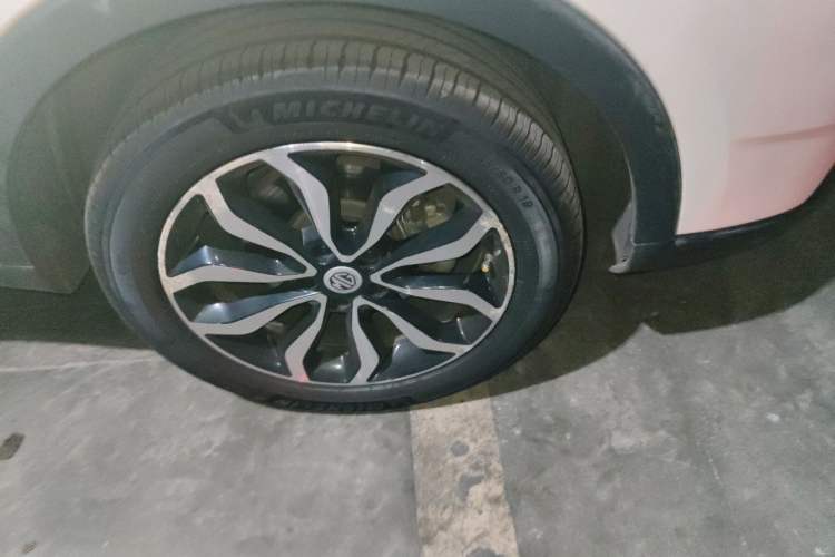 Used MG GS 2015 1.5TGI TST Luxury Edition Right Front Wheel Hub