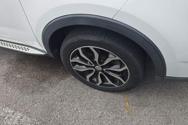 Used MG GS 2015 1.5TGI TST Luxury Edition Right Front Wheel Hub