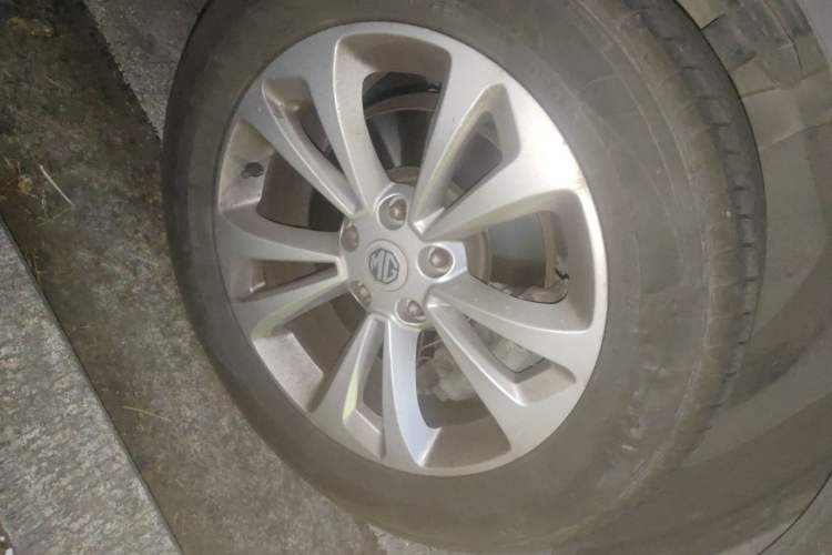 Used MG GS 2015 1.5TGI TST Elite Edition Right Front Wheel Hub