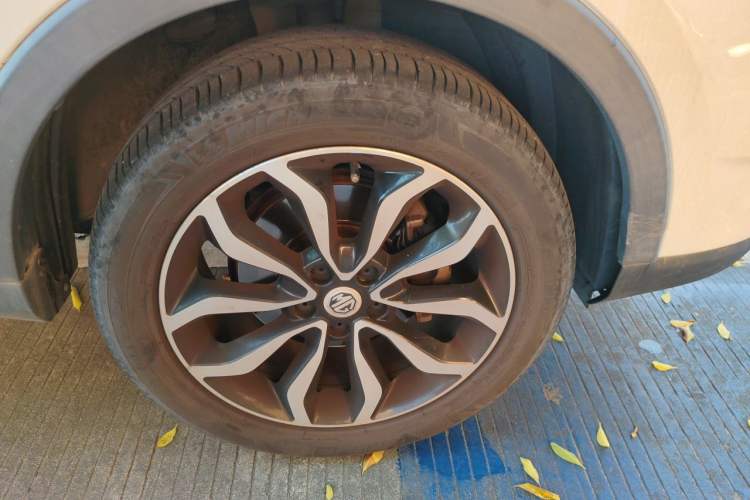 Used MG GS 2015 2.0TGI TST Luxury Edition Right Front Wheel Hub