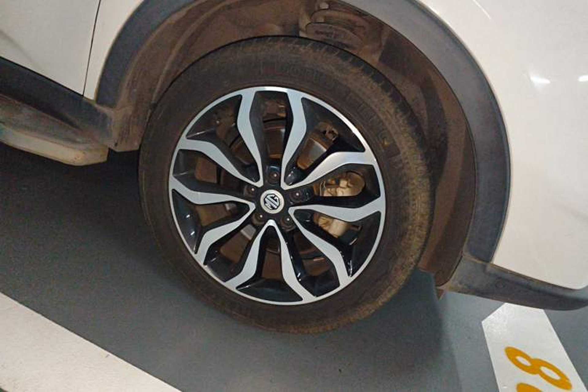 Used MG GS 2015 1.5TGI TST Luxury Edition Right Front Wheel Hub