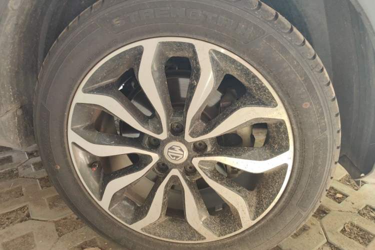 Used MG GS 2015 1.5TGI TST Luxury Edition Right Front Wheel Hub