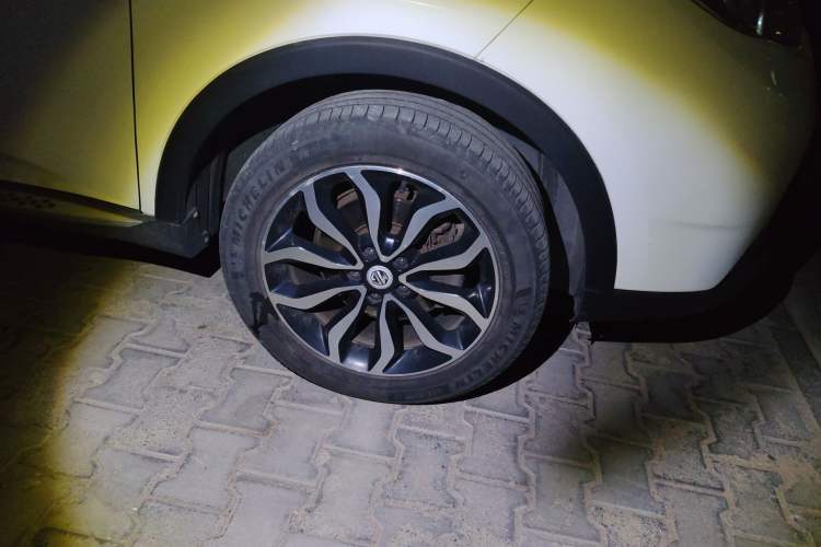 Used MG GS 2015 1.5TGI TST Luxury Edition Right Front Wheel Hub
