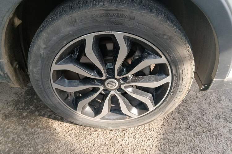 Used MG GS 2015 1.5TGI TST Luxury Edition Right Front Wheel Hub