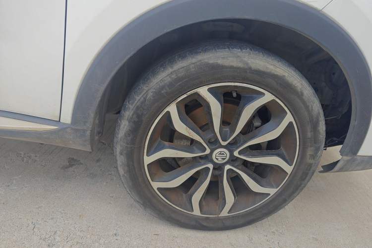 Used MG GS 2015 1.5TGI TST Luxury Edition Right Front Wheel Hub