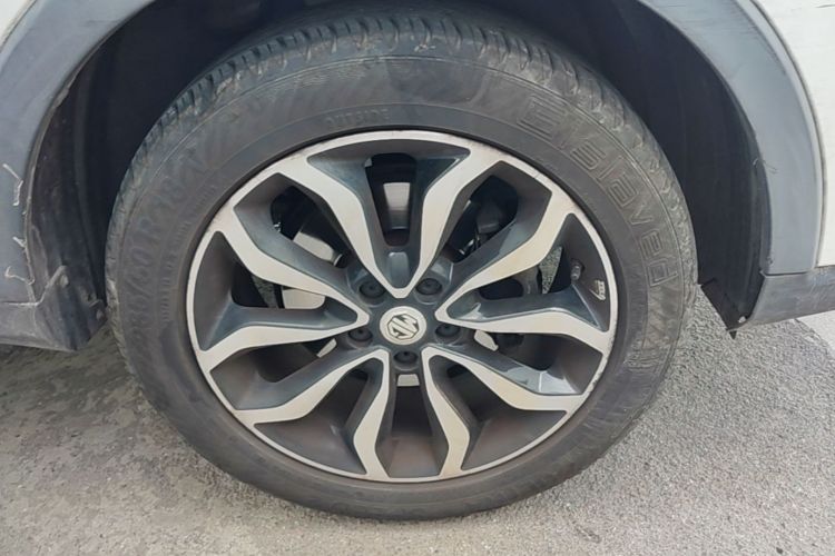 Used MG GS 2015 1.5TGI TST Luxury Edition Right Front Wheel Hub