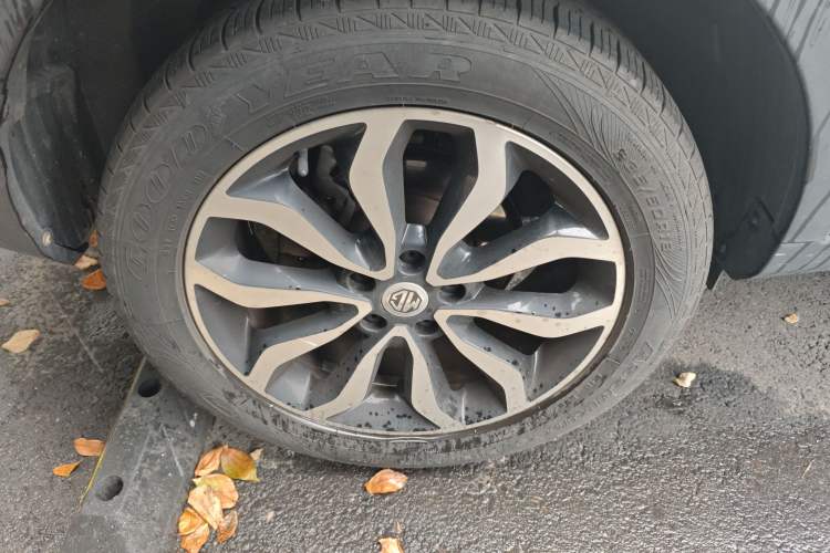 Used MG GS 2015 1.5TGI TST Luxury Edition Right Front Wheel Hub