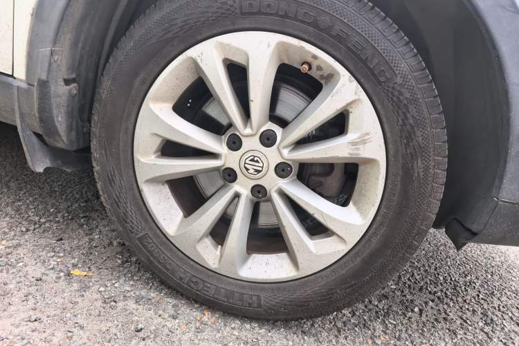 Used MG GS 2015 1.5TGI TST Elite Edition Right Front Wheel Hub