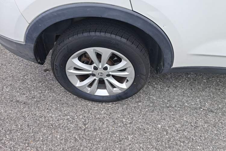 Used MG GS 2015 1.5TGI TST Elite Edition Right Rear Wheel Hub