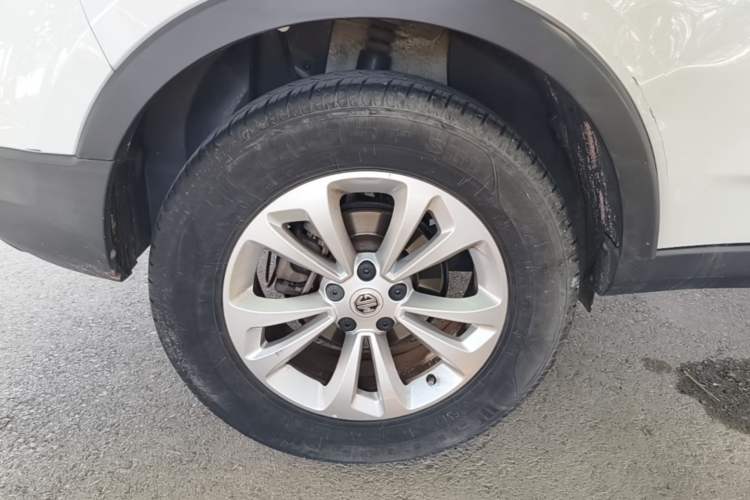 Used MG GS 2015 1.5TGI Manual Elite Edition Right Rear Wheel Hub