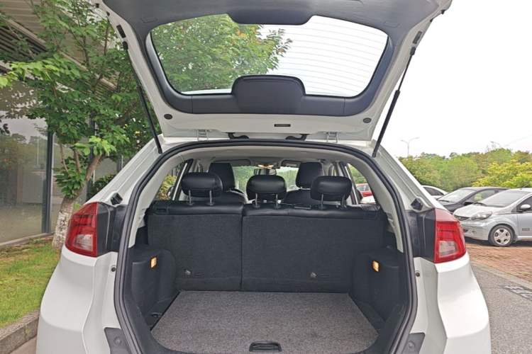 Used MG GS 2015 1.5TGI TST Elite Edition Trunk