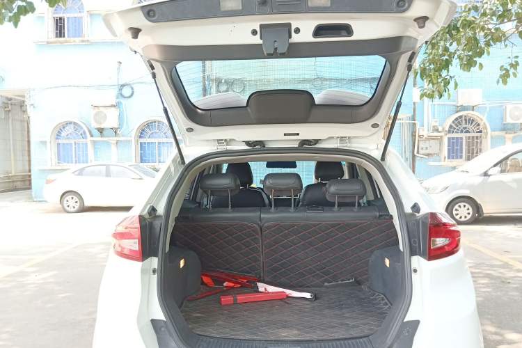 Used MG GS 2015 1.5TGI TST Luxury Edition Trunk