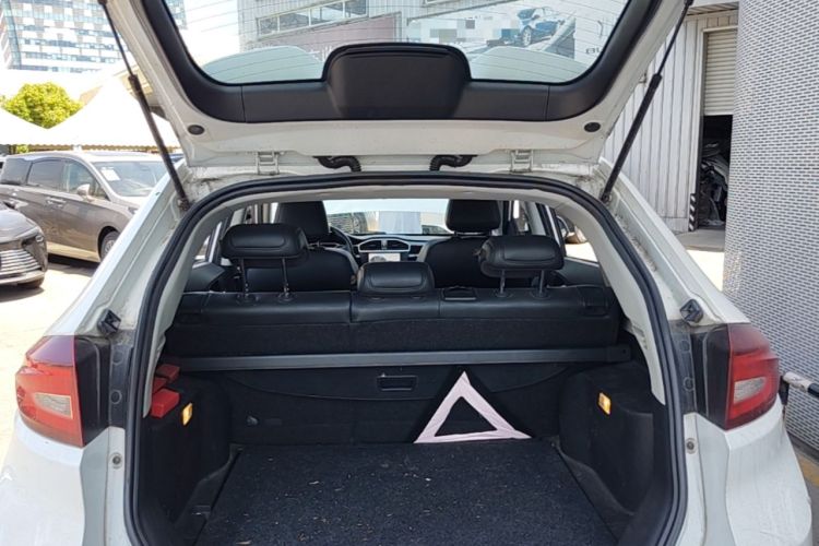 Used MG GS 2015 1.5TGI TST Luxury Edition Trunk
