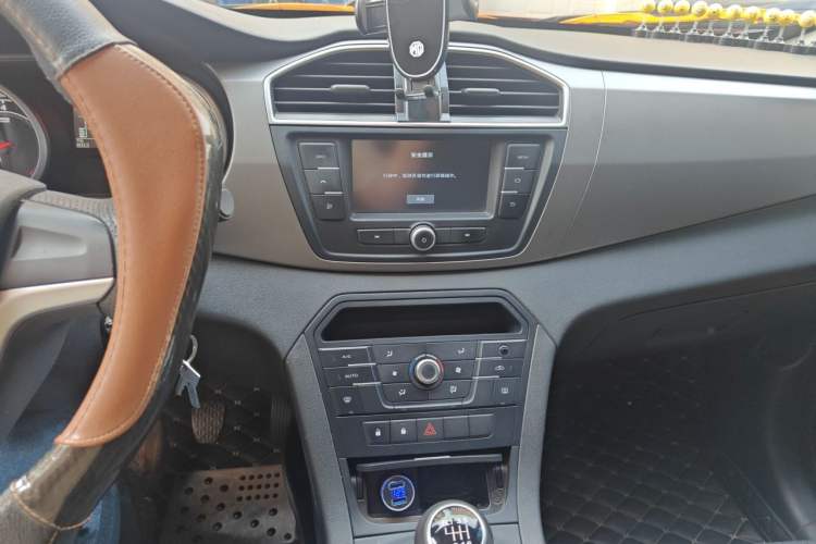 Used MG GS 2015 1.5TGI Manual Elite Edition Audio And AC Panel