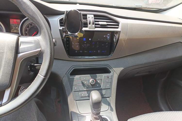 Used MG GS 2015 1.5TGI TST Elite Edition Audio And AC Panel
