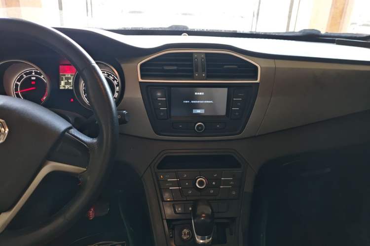 Used MG GS 2015 1.5TGI TST Elite Edition Audio And AC Panel