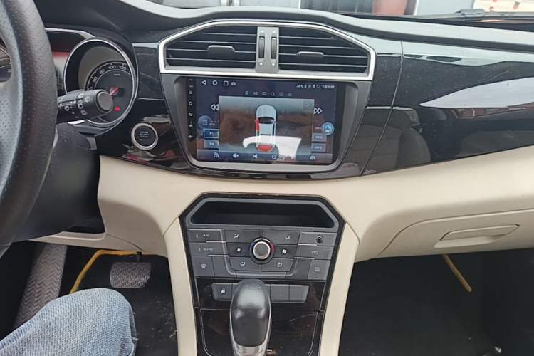 Used MG GS 2015 1.5TGI TST Luxury Edition Audio And AC Panel