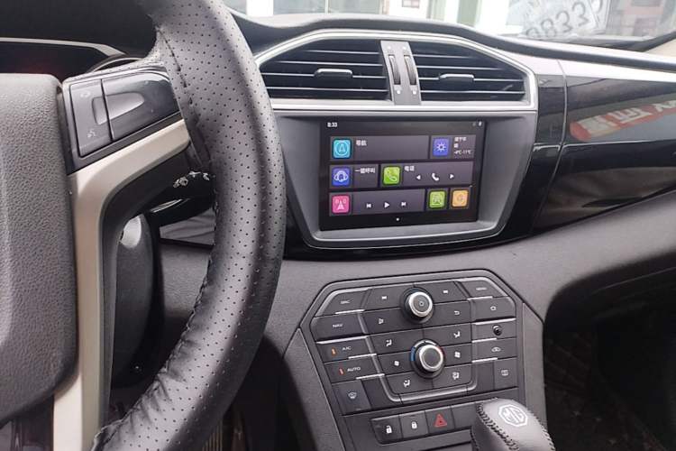 Used MG GS 2015 2.0TGI TST Luxury Edition Audio And AC Panel