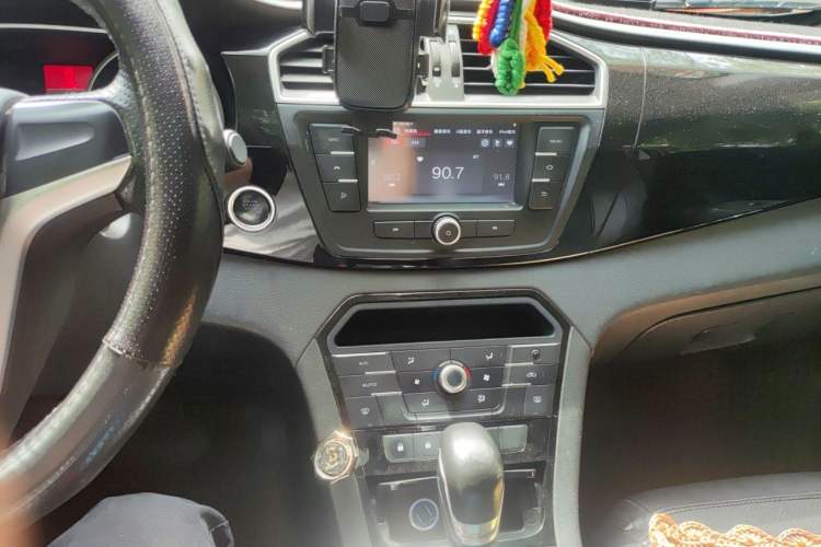Used MG GS 2015 1.5TGI TST Luxury Edition Audio And AC Panel