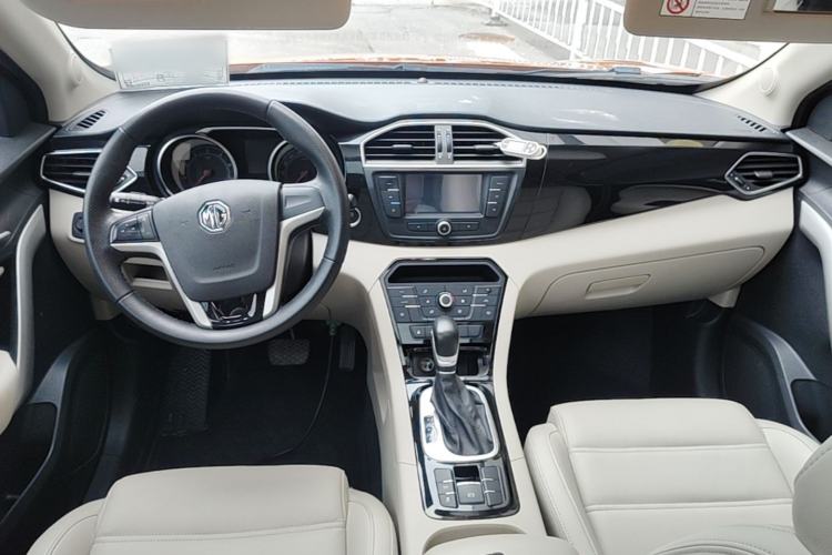 Used MG GS 2015 1.5TGI TST Luxury Edition Center Console