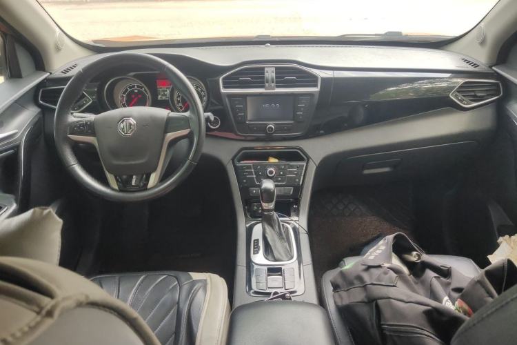 Used MG GS 2015 1.5TGI TST Luxury Edition Center Console