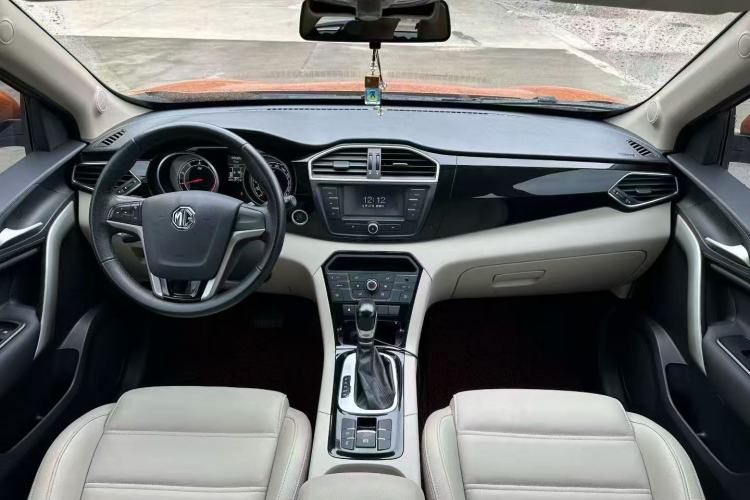 Used MG GS 2015 1.5TGI TST Luxury Edition Center Console