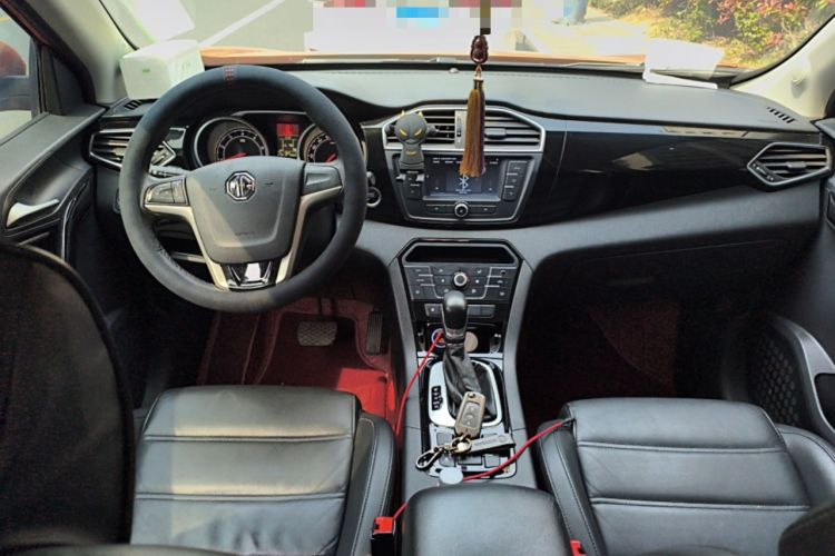 Used MG GS 2015 1.5TGI TST Luxury Edition Center Console