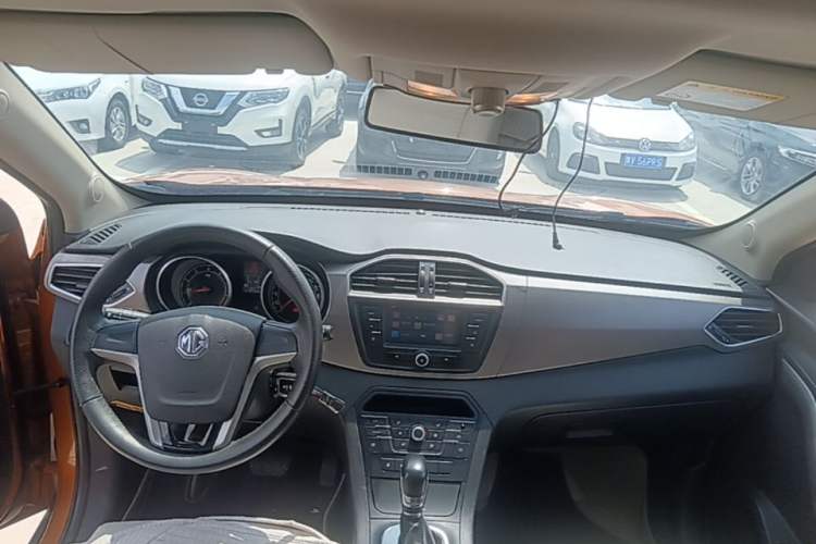 Used MG GS 2015 1.5TGI TST Elite Edition Center Console