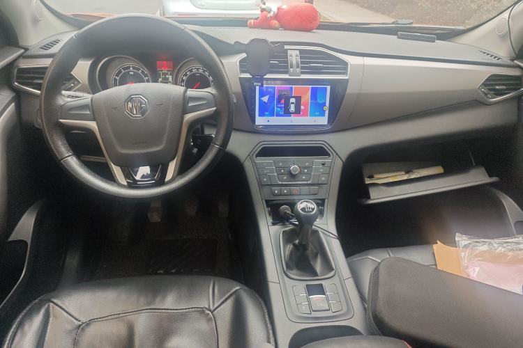 Used MG GS 2015 1.5TGI Manual Elite Edition Center Console