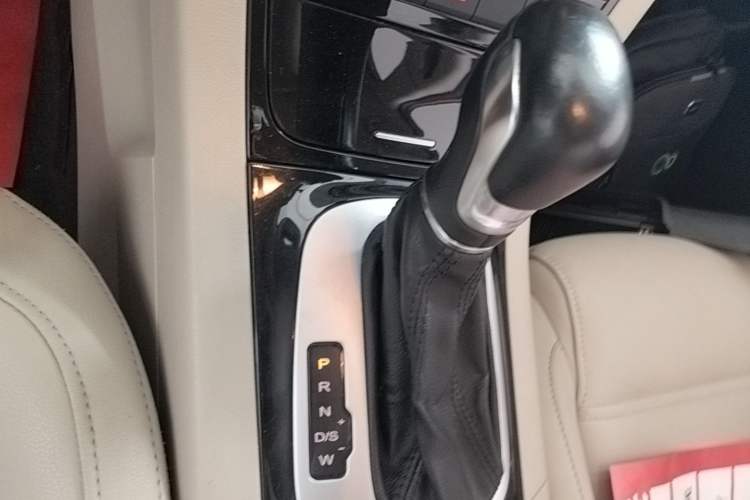 Used MG GS 2015 1.5TGI TST Luxury Edition Gear Lever